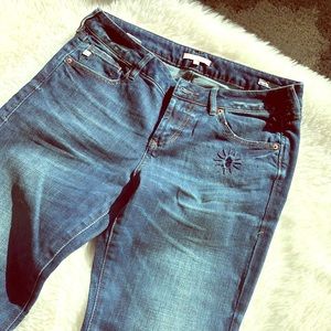 New Dear John “Liam” straight-leg jeans. Size 4